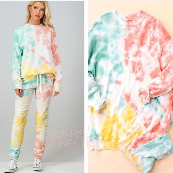 Tie Dye Crewneck - Picture 3 of 6